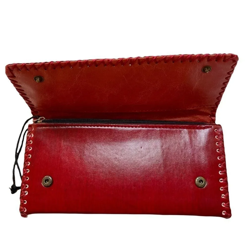 Gold Coast contains zippered